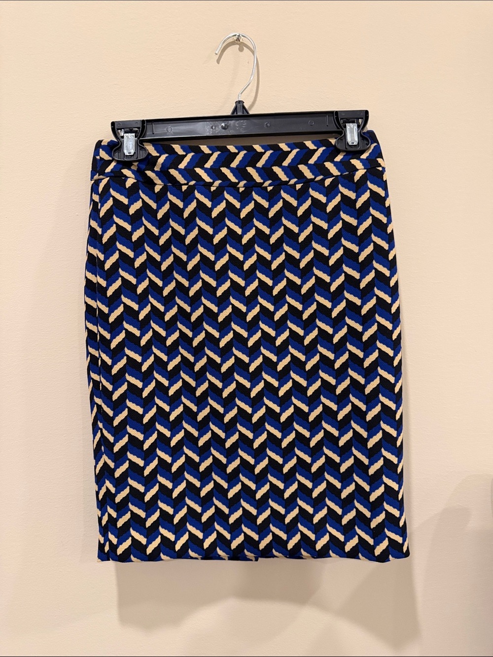 Ann Taylor Navy and Cream Chevron Pencil Skirt